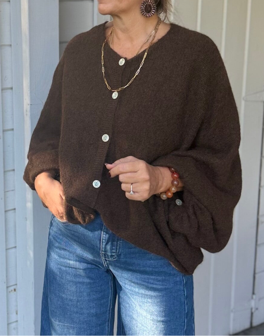 Oversized trui  met knoopjes donkerbruin