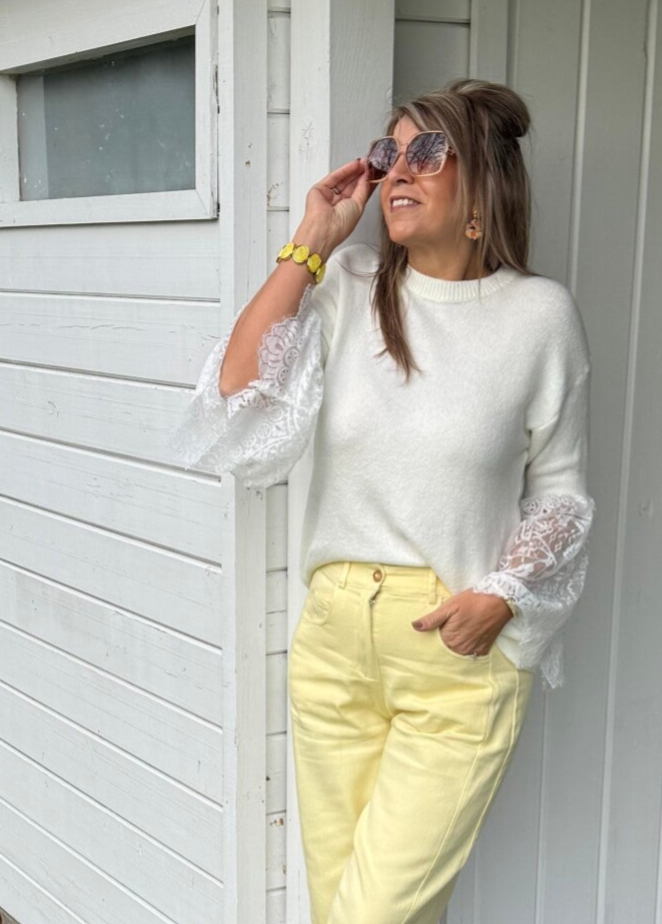 Trui met kanten mouwen ecru