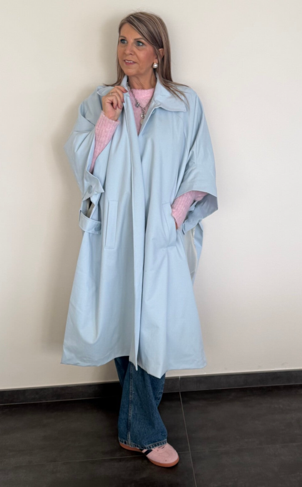 Jas wijd model Paulien lichtblauw
