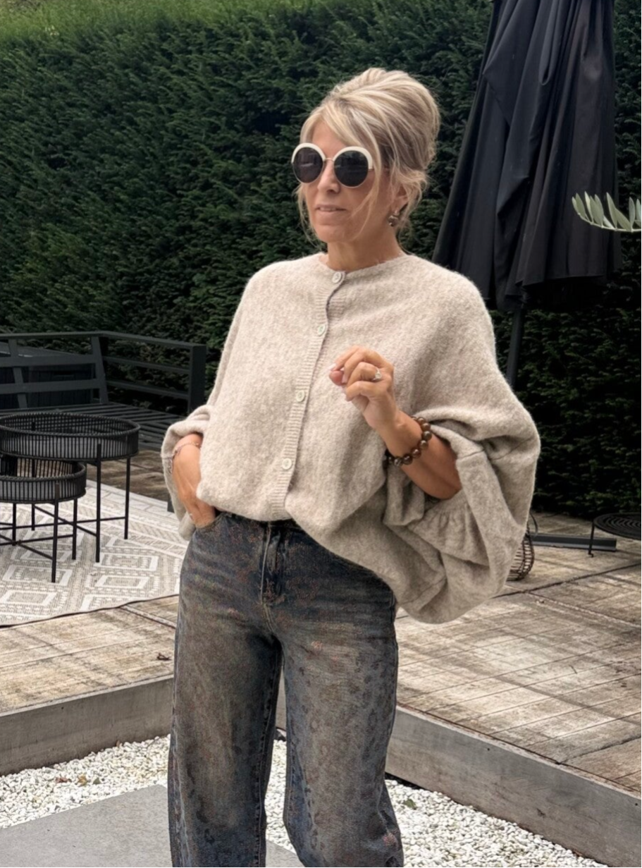 Oversized trui  met knoopjes beige/taupe
