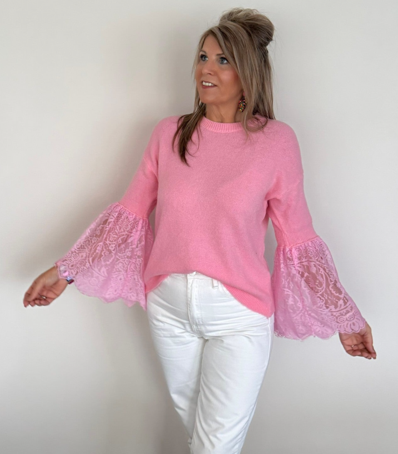 Trui met kanten mouwen pink