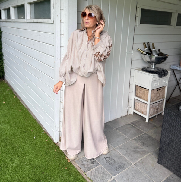 Blouse taupe met borduursel