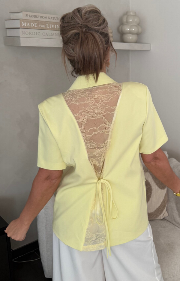 Blazervest Nina met kanten rug geel