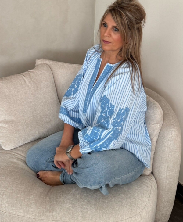 Blouse streepje blauw met borduursel