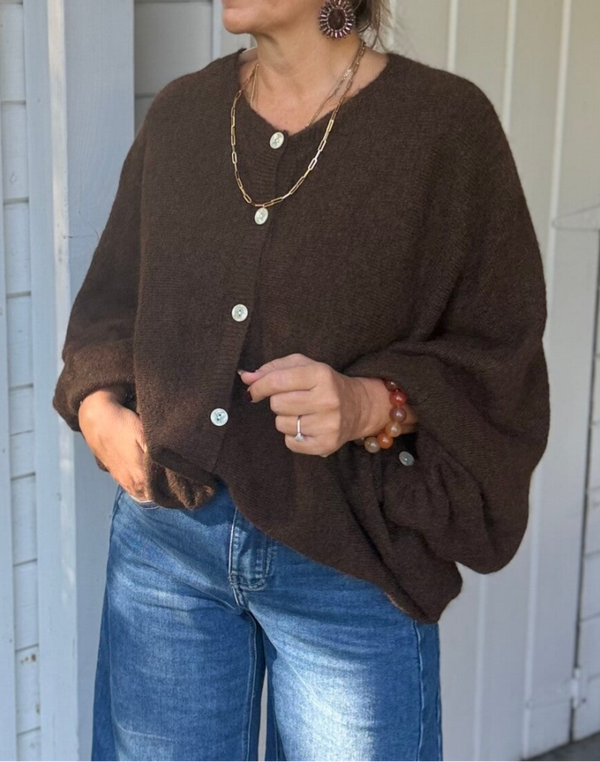 Oversized trui  met knoopjes donkerbruin