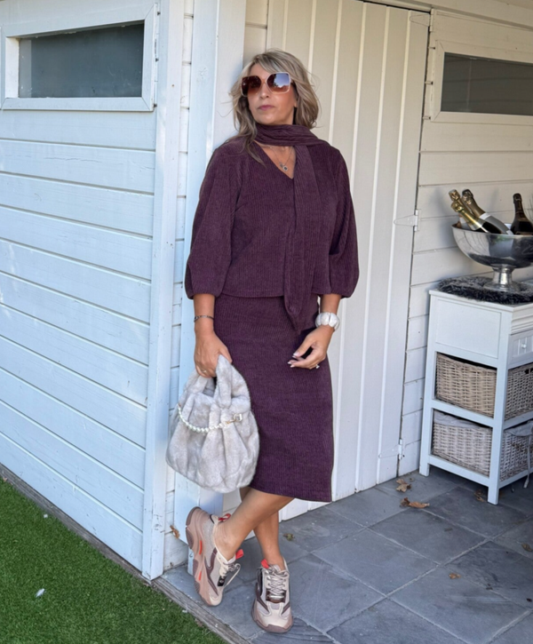 Setje velours burgundi met sjaaltje (rok en top)