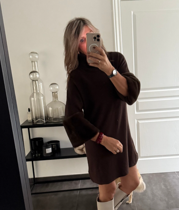 Fijn tricot kleedje met bontmouwen choco