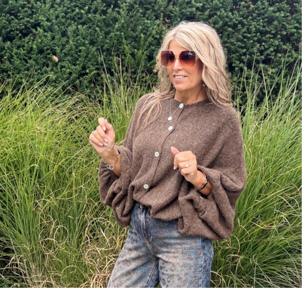 Oversized trui  met knoopjes choco
