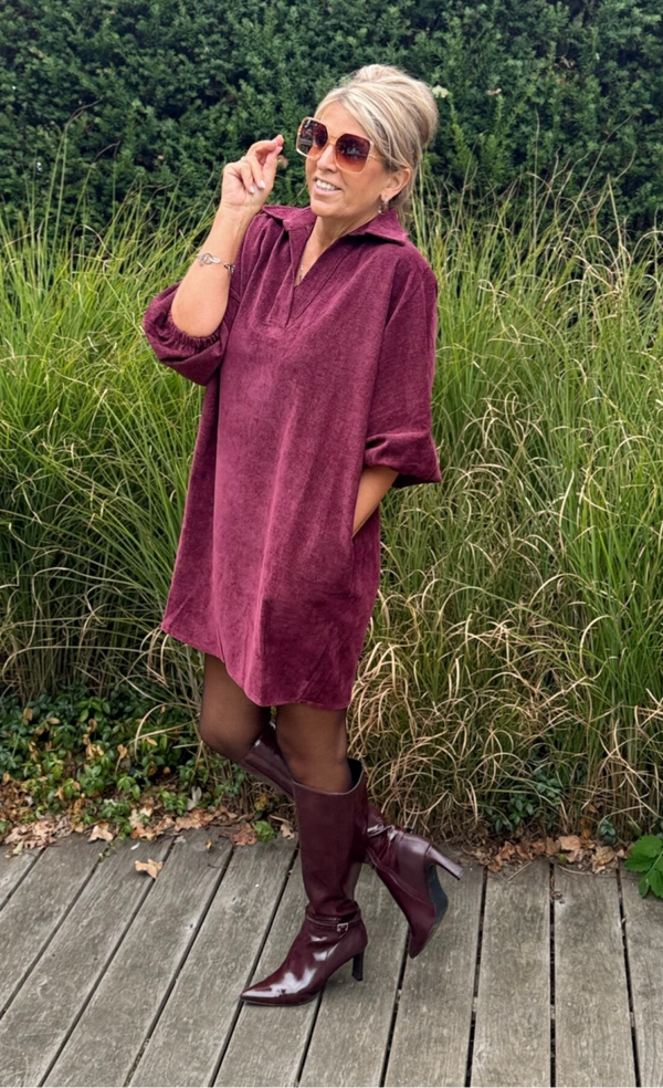 Kleedje in velvet stofje met kraagje burgundi