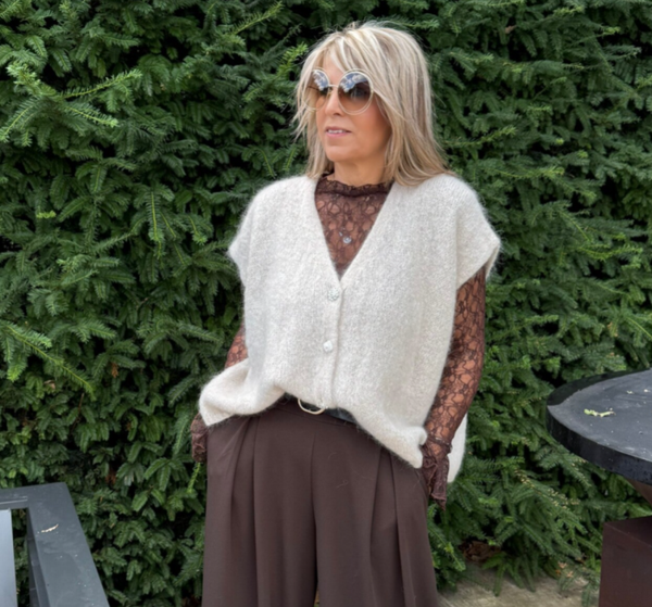 Mohair knit met knoopjes ecru Britt