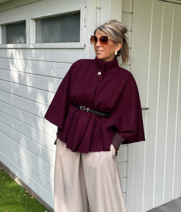 Jasje met ceintuurtje burgundi