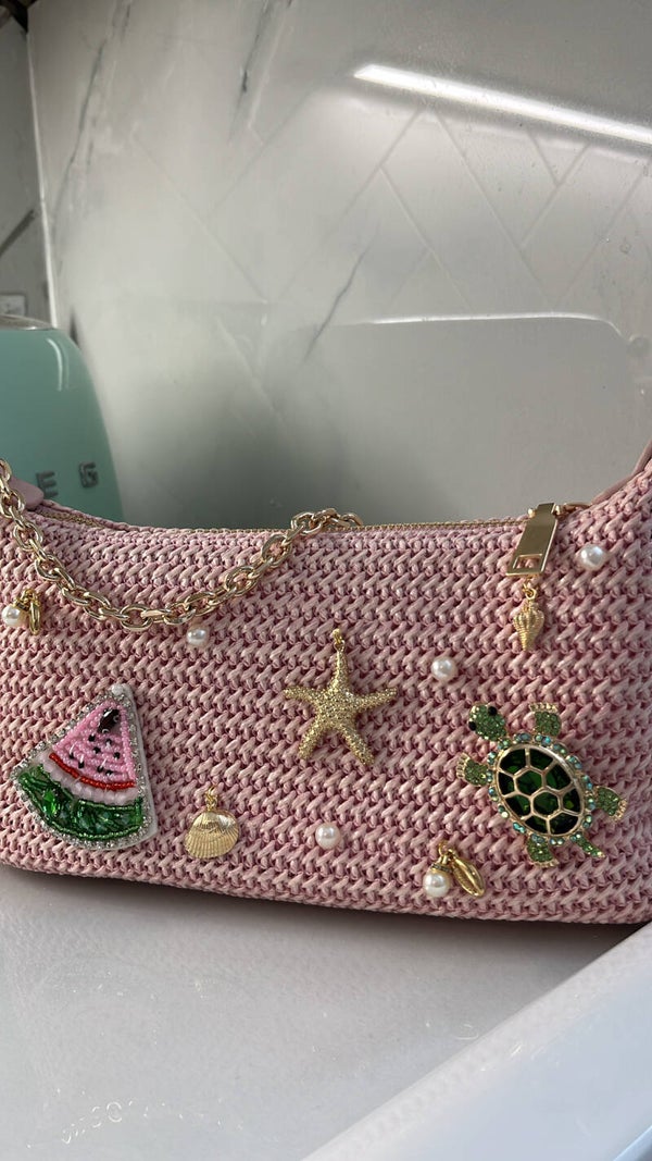 Pink shoulder/ Naomi
