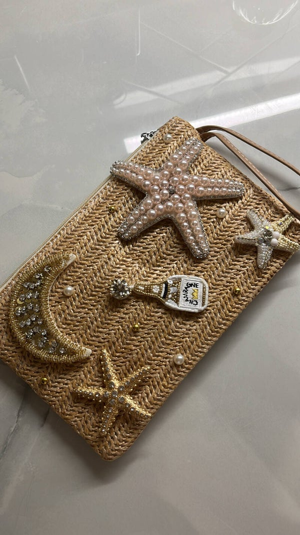 Pre-made wristlet