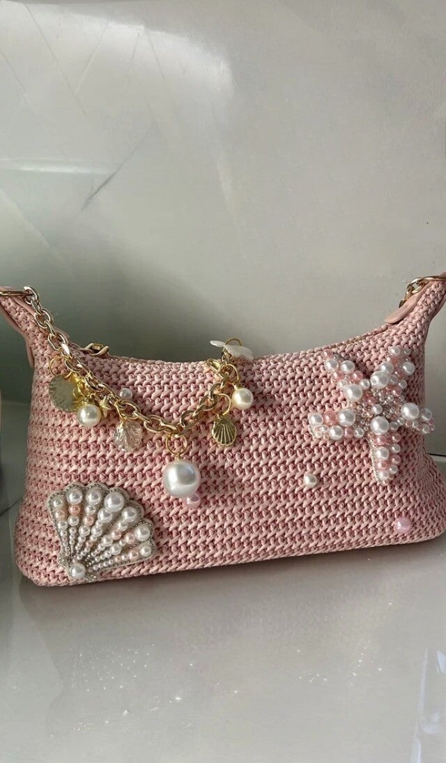Pinkie shoulder