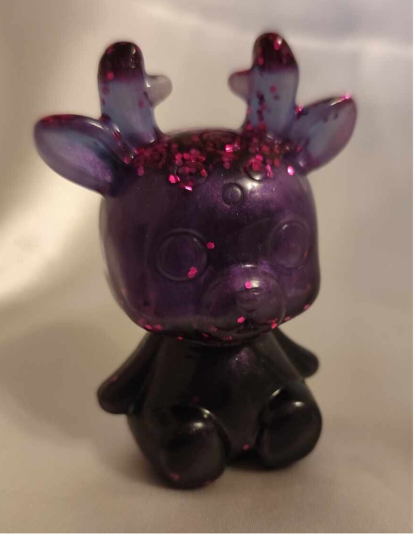 Hirsch Figur Lila & Schwarz