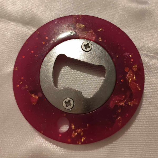 Runder Flaschenöffner Rot mit Gold Flocken