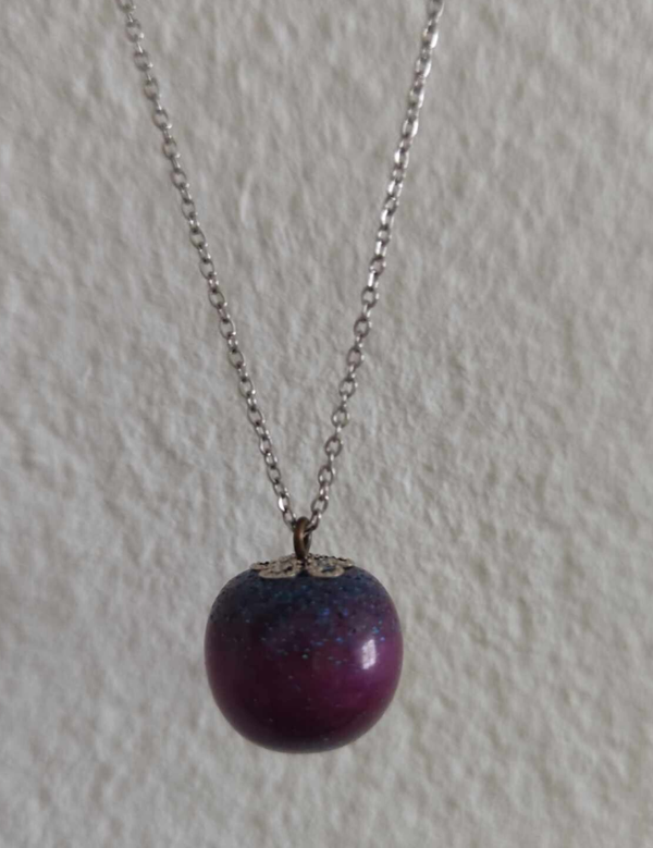 Epoxy Kette mit Silberkette Lila mit Blauem Schimmer