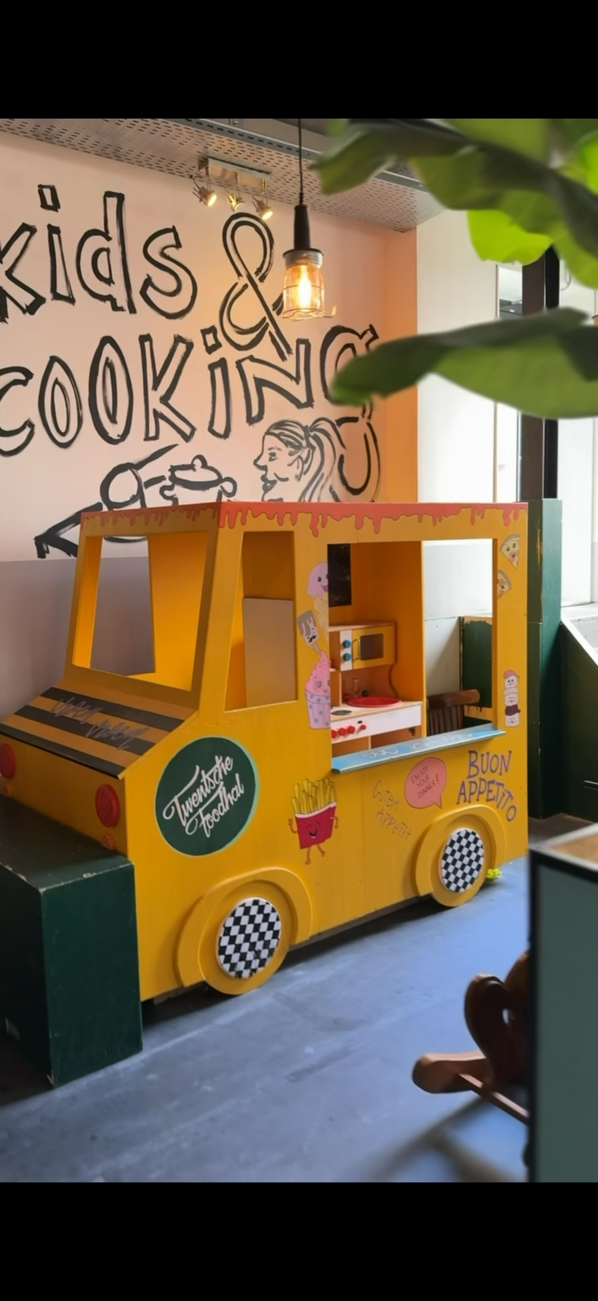 Uit eten met kinderen Twentsche Foodhal Enschede