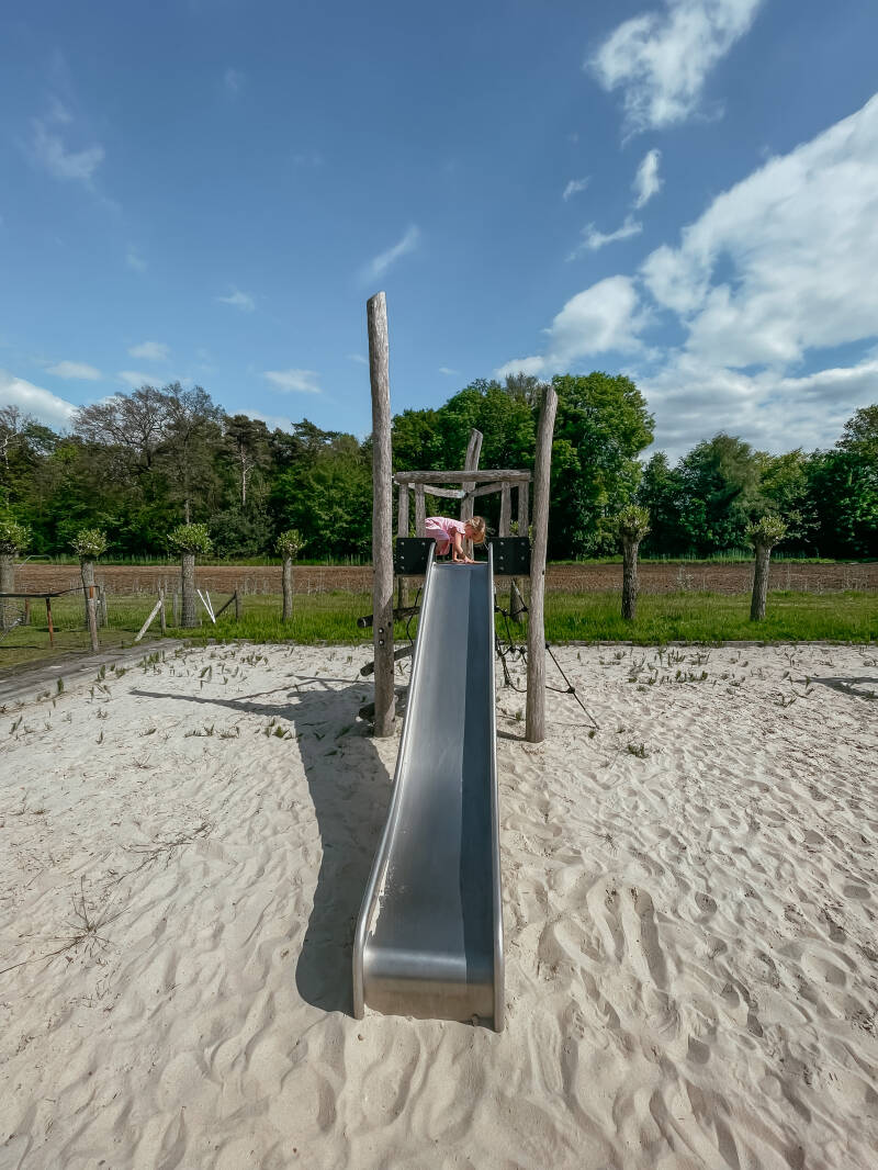 Natuurlijke speeltuin in Twente? Ga naar de Heerlijke Huiskamer