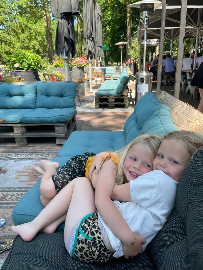 Met kinderen uit eten Twentse Bierbrouwerij: buitenspeeltuin