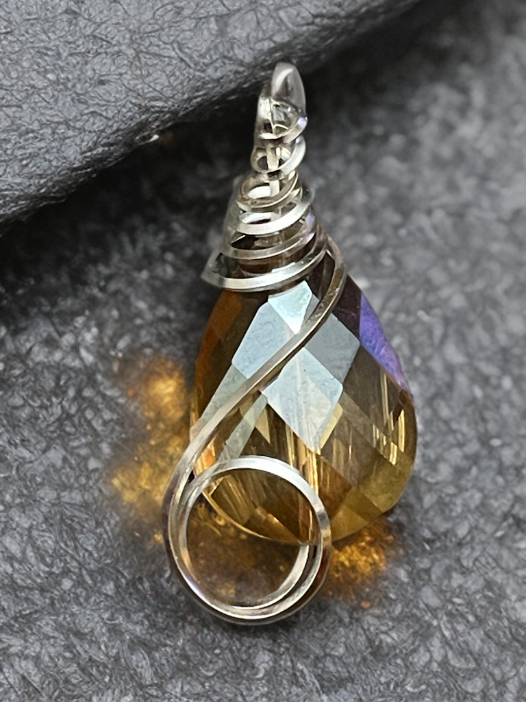 Set Ohrringe und Kettenanhänger Kristall