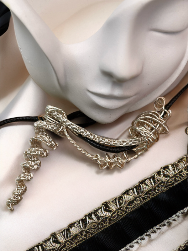 Extravaganter Spiralenanhänger