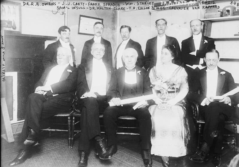 nsull (front row left) at the presentation of the first Franklin Medal to Thomas Edison (front row center) in 1915.