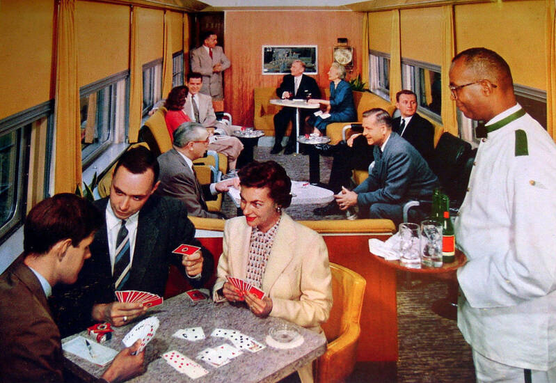 The Mainstreeter's Holiday Lounge.