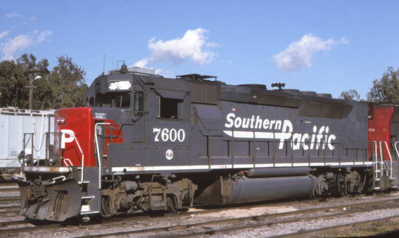 Southern Pacific EMD GP40P-2 7600 at Fontana, California, December 05, 1998. Photographer: Fred Quaas.
