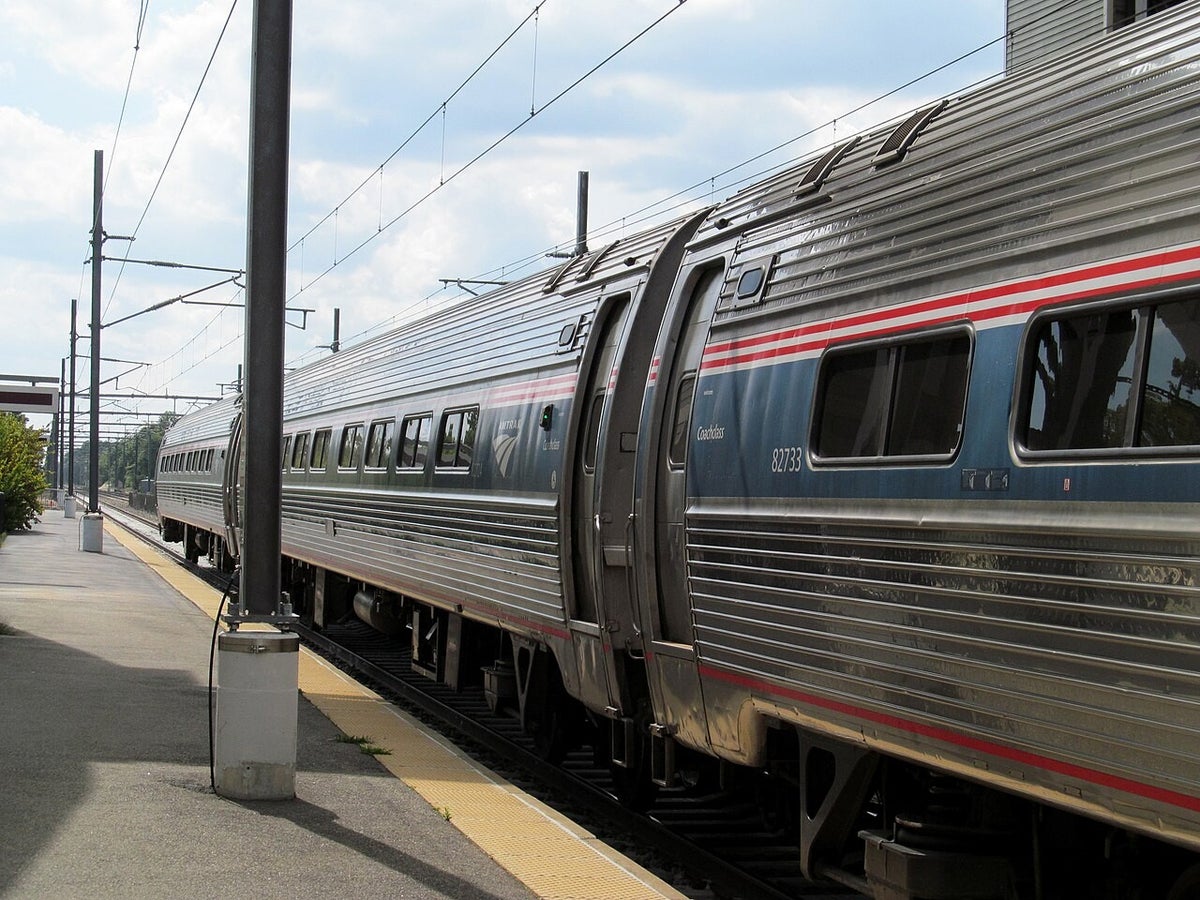 Amfleet Railcars | Trains and Railroads