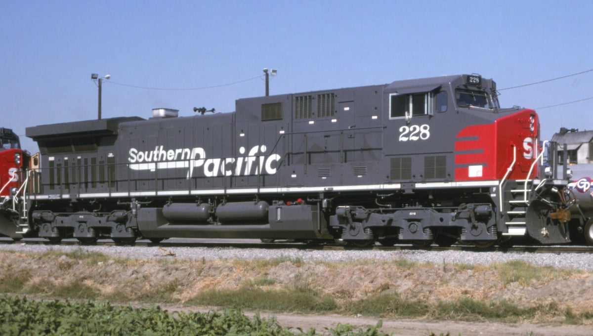 Ac44 Front GE AC4400CW | Trains and Railroads