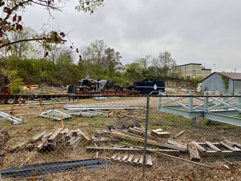 The frame and tender of No. 1504.