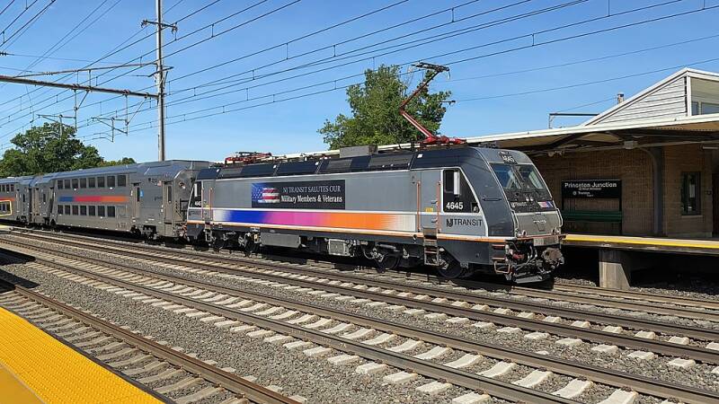 NJ Transit 4645.