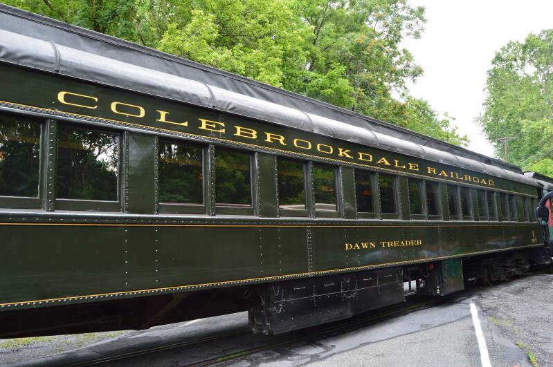 Passenger Car Dawn Treader 4970.