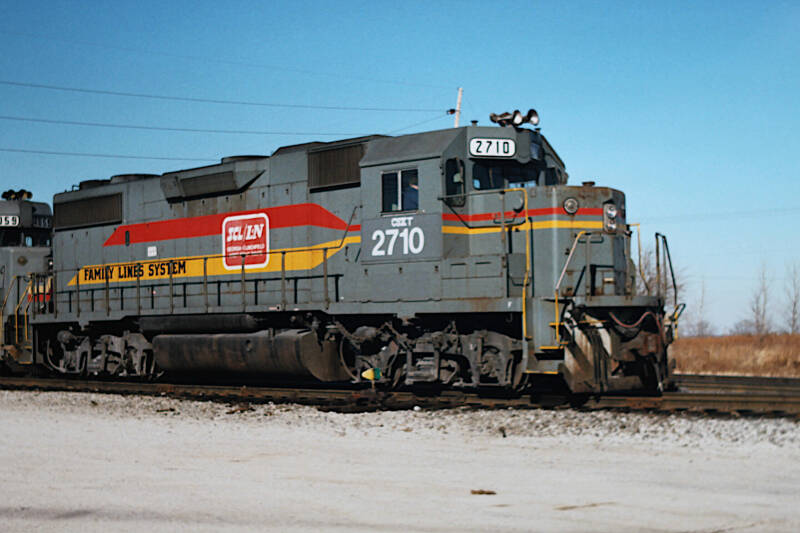 Family Lines System CSXT 2710