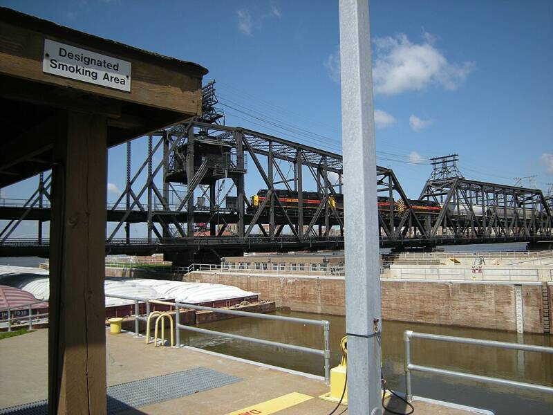 IAIS No. 708 crossing the Government Bridge at the Mississippi River, southbound from Davenport, Iowa into Rock Island, IL.