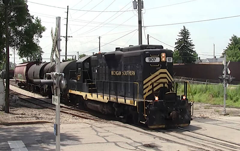 Michigan Southern EMD GP9 907 leased from Pioneer Railcorp.