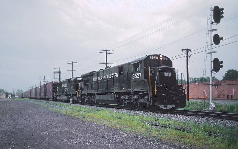 N&W C36-7 No. 8527 at Conneaut, OH on August 6, 1988.