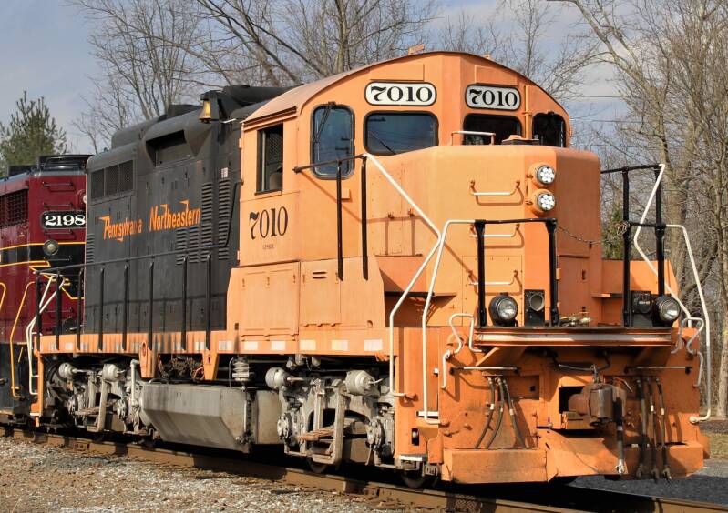 7010