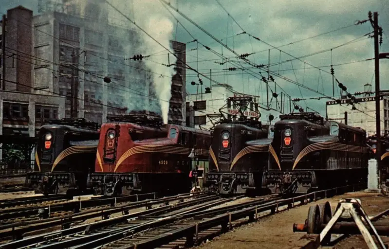 Various and assorted GG-1s line up at the Sunnyside Enginehouse