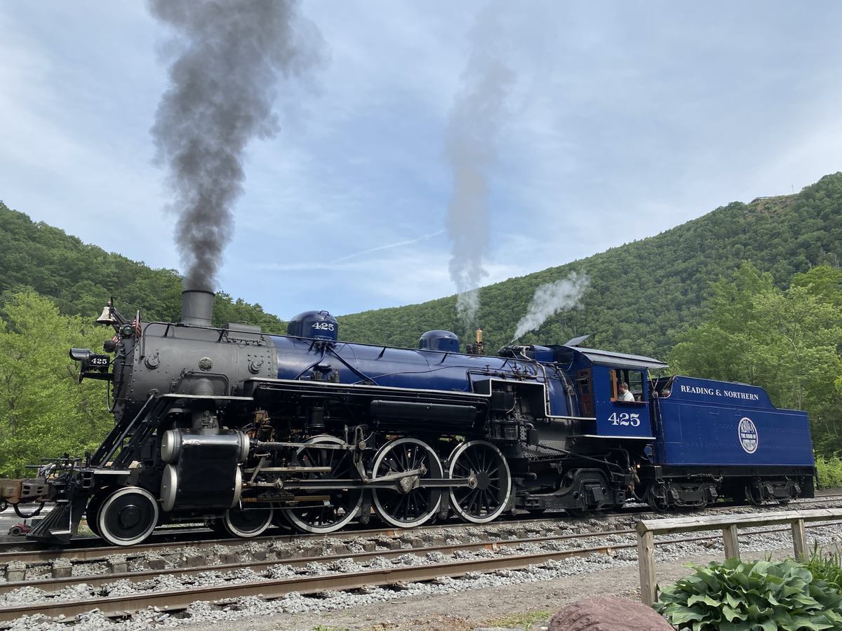 Reading Blue Mountain and Northern 425 | Trains and Railroads