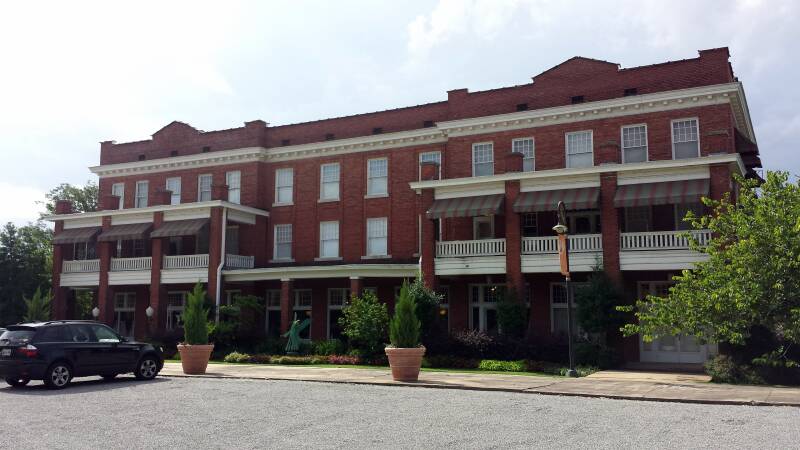 The Rusher Hotel in Brinkley