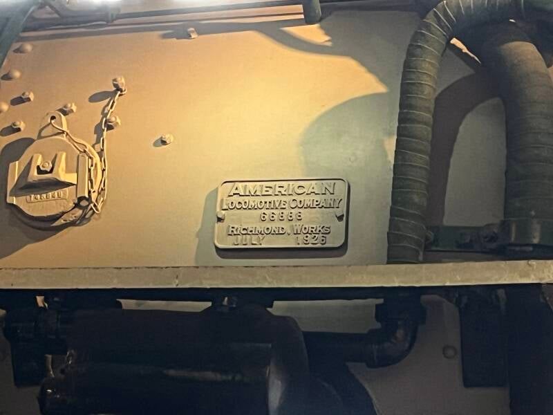 The builder's plate of Southern No. 1401.