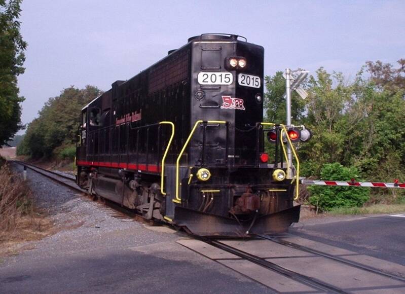SV leased this LLPX EMD GP38 seen here at Weyer's Cave.