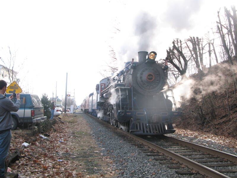 No. 425 doing a test run in Leesport, PA on December 29, 2007 after being restored.