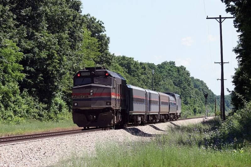 A Wolverine train west of Kalamazoo in 2009. In 2012, speeds in this area were increased to 110 miles per hour (180 km/h).