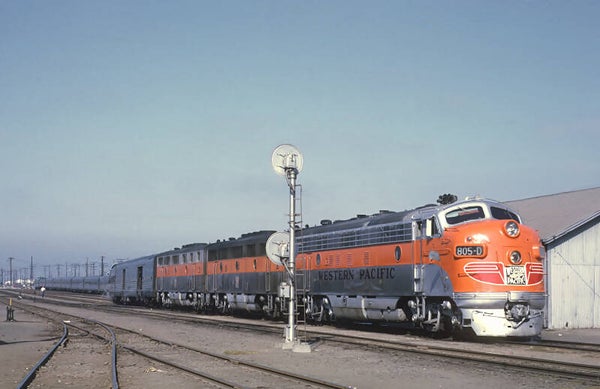 Western Pacific F7A 805-D with Train 18, The California Zephyr 5 x 7 Photo
