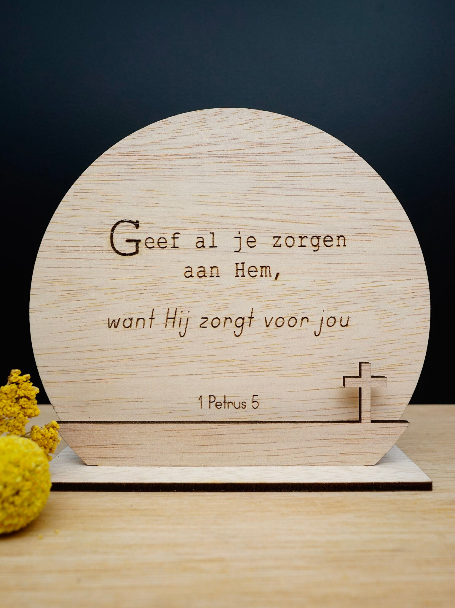 Hij zorgt voor jou (rond en kruis)