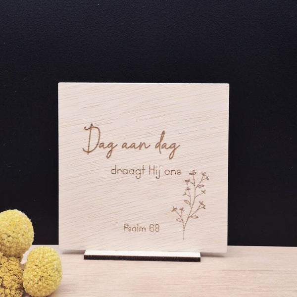 Dag aan dag (tegeltje, bloem)