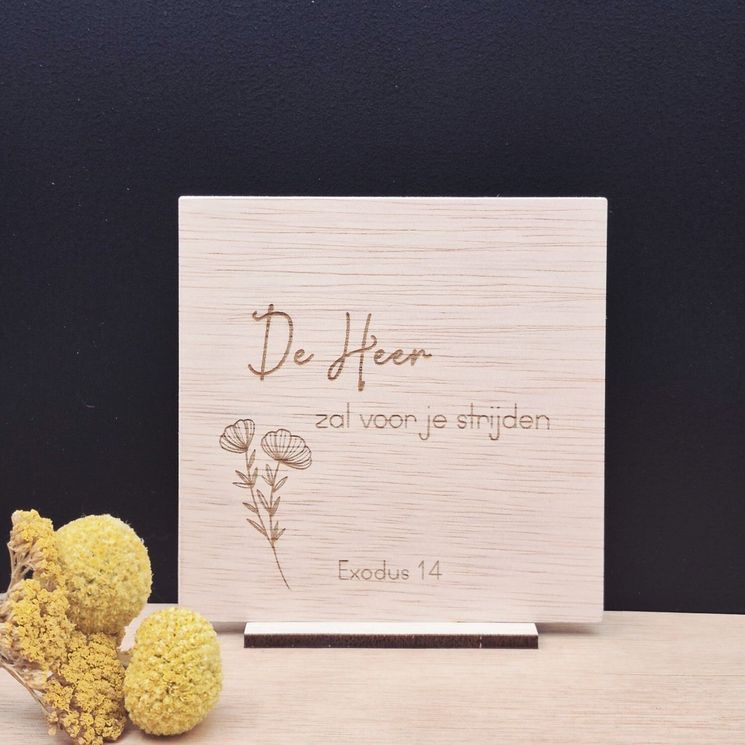 De Heer zal voor je strijden (tegeltje, bloem)